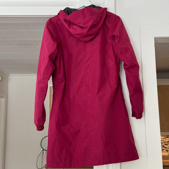 Helly Hansen Fuchsia Pink Lined Shell Jacket for Spring - Picture 2 of 4